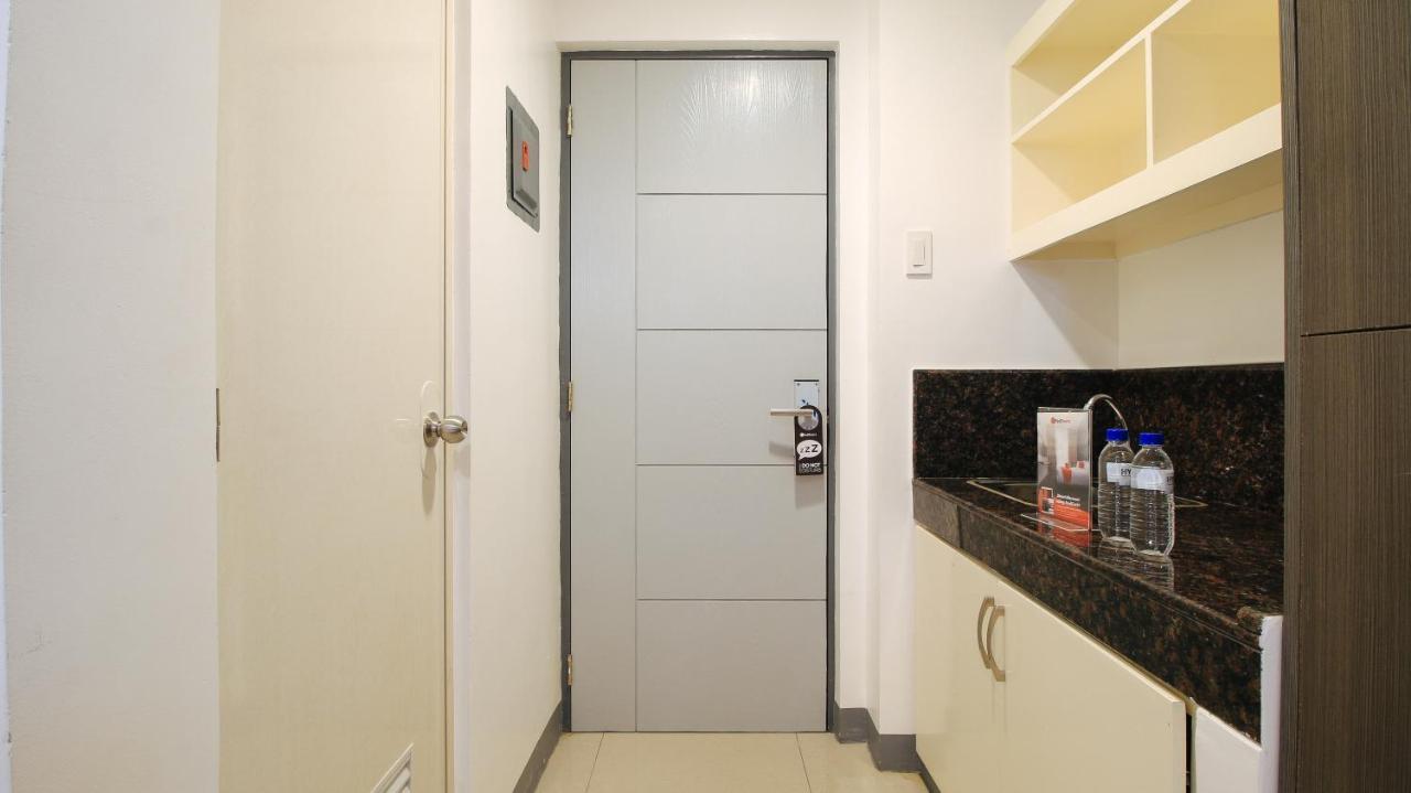 Reddoorz Plus @ Jardin Suites Guadalupe Nuevo Mandaluyong Eksteriør bilde