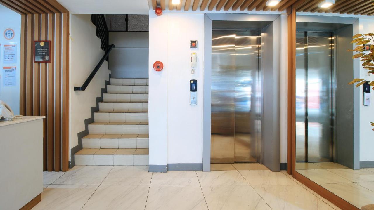 Reddoorz Plus @ Jardin Suites Guadalupe Nuevo Mandaluyong Eksteriør bilde